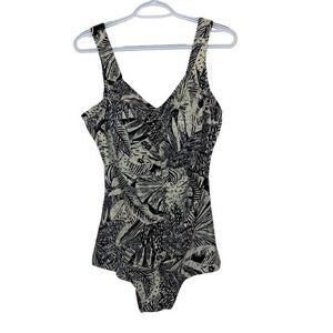 Rose Marie Reid Woman's Black & White‎ Floral One Piece Swimsuit Plus Size 18